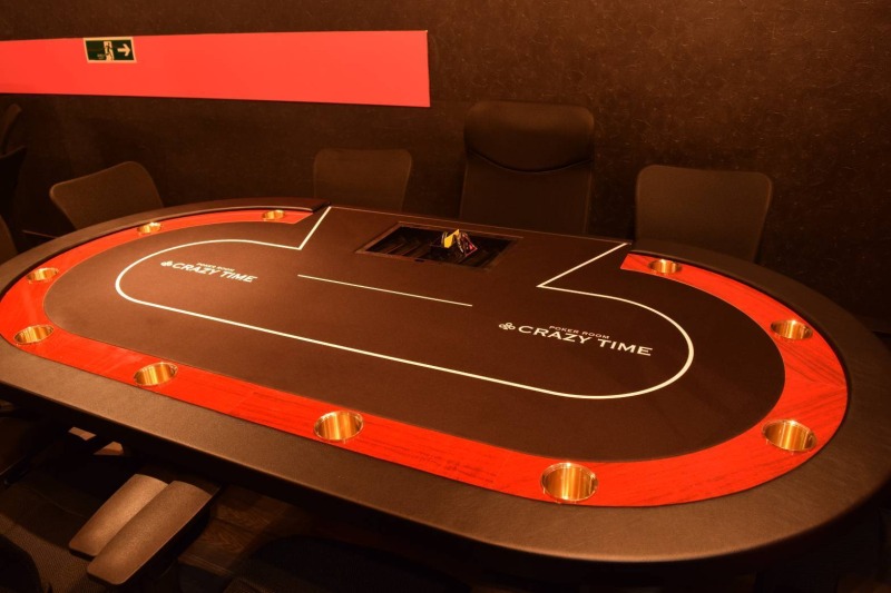 Poker Room Crazy Time 店内写真